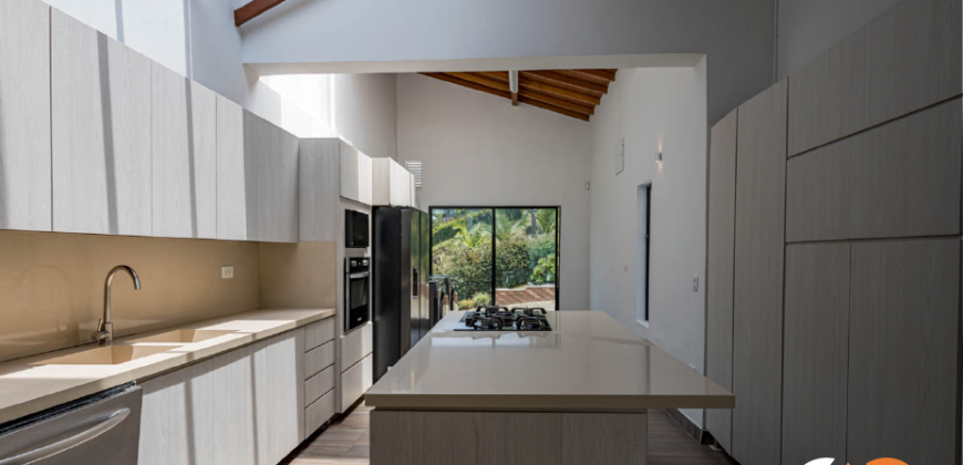Casa amoblada en Envigado Antioquia sector Loma del Chocho