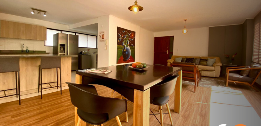 Apartamento para renta ubicado en la transversal inferior en el Poblado Medellín