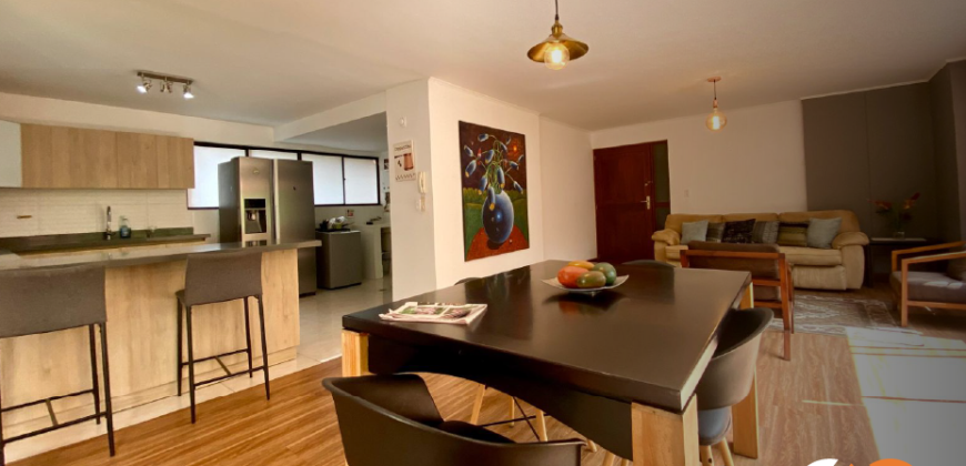 Apartamento para renta ubicado en la transversal inferior en el Poblado Medellín