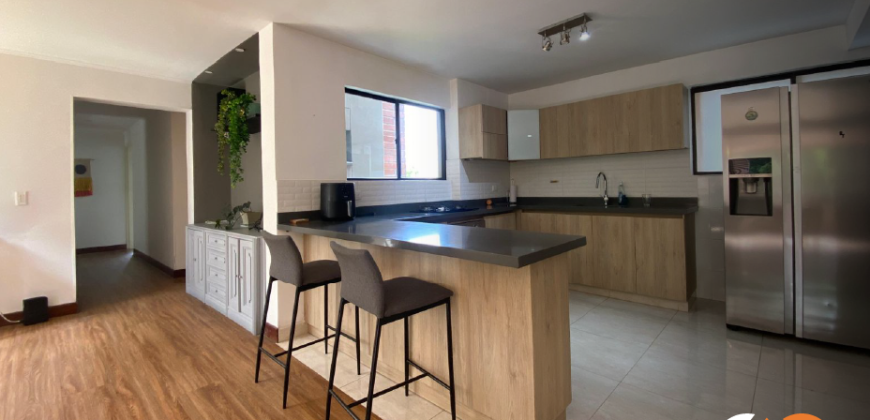 Apartamento para renta ubicado en la transversal inferior en el Poblado Medellín